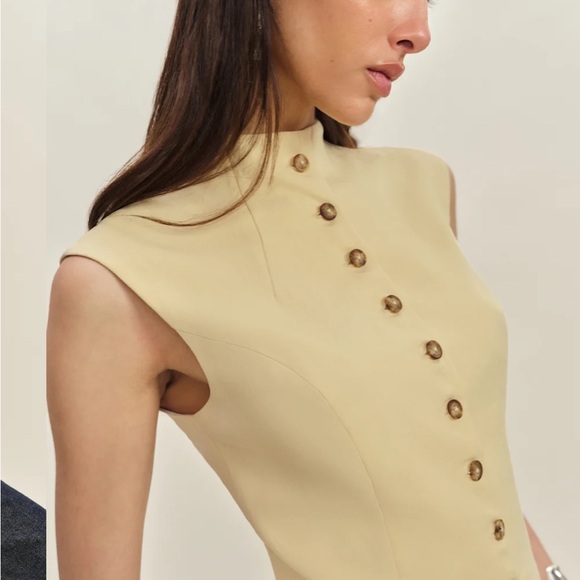 Reformation Lottie Vest Blonde - Picture 5 of 7